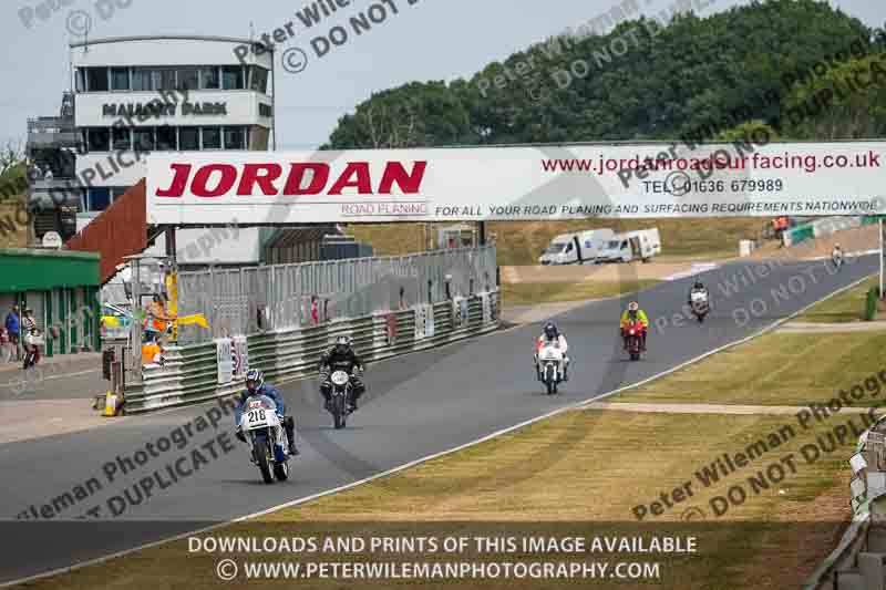 Vintage motorcycle club;eventdigitalimages;mallory park;mallory park trackday photographs;no limits trackdays;peter wileman photography;trackday digital images;trackday photos;vmcc festival 1000 bikes photographs